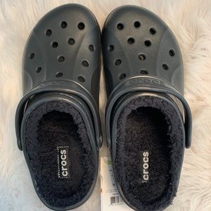 BLACK LINED CROCS